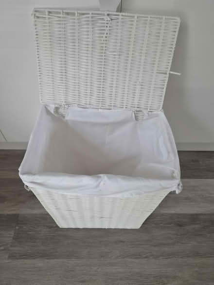 Photo of free Washing/laundry hamper (Finsbury Park N4) #3