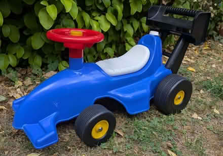Photo of free Plastic Push & Ride F1 Racing Car (Clewer Green SL4) #2