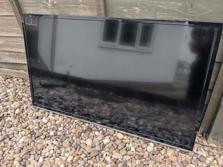 Photo of free JVC 32" Smart TV & Remote + Cantilever Wall Mounting Bracket (Chapel Allerton LS7) #1