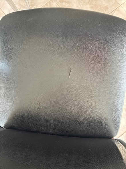 Photo of free Extendable glass table with 4 chairs (Hinchley Wood KT10) #4