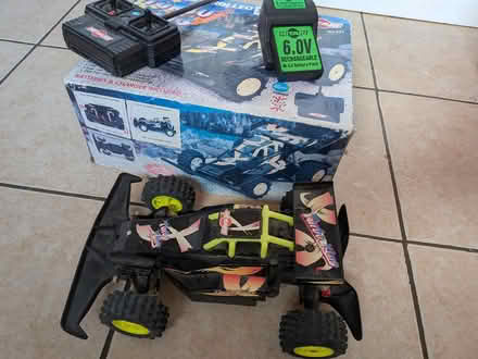 Photo of free Remote control car. May need new rechargeable battery (Shippon OX13) #2