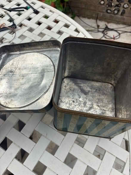Photo of free 2x Pretty metal container (Northchurch HP4) #2