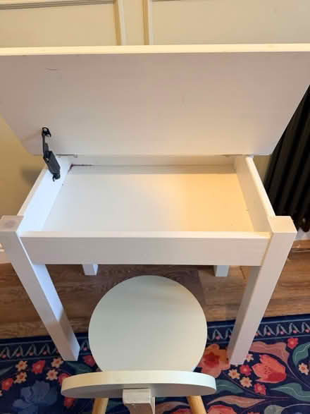 Photo of free Child’s desk and chair (Tolworth KT5) #4
