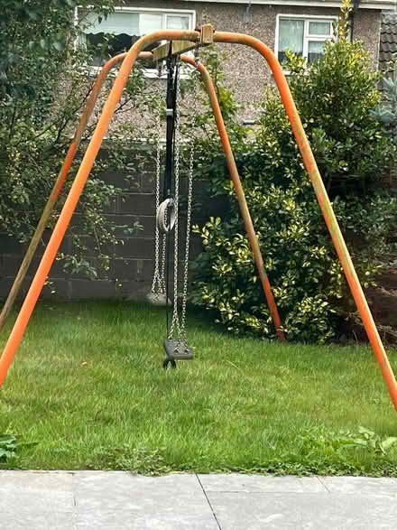 Photo of free swing set (Ballincollig main street) #1