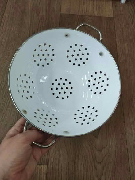 Photo of free Set of plates (Wantage OX12 0NZ) #2