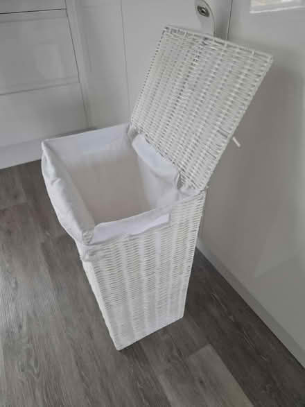 Photo of free Washing/laundry hamper (Finsbury Park N4) #2
