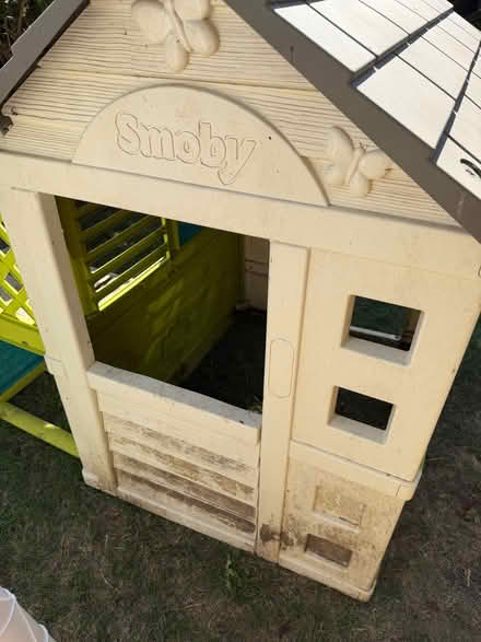 Photo of free Smoby playhouse - outdoor (Buckhurst Hill IG9) #3