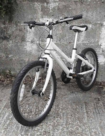 Photo of free KIDS' BIKE : Please read the post (East Brighton) #4