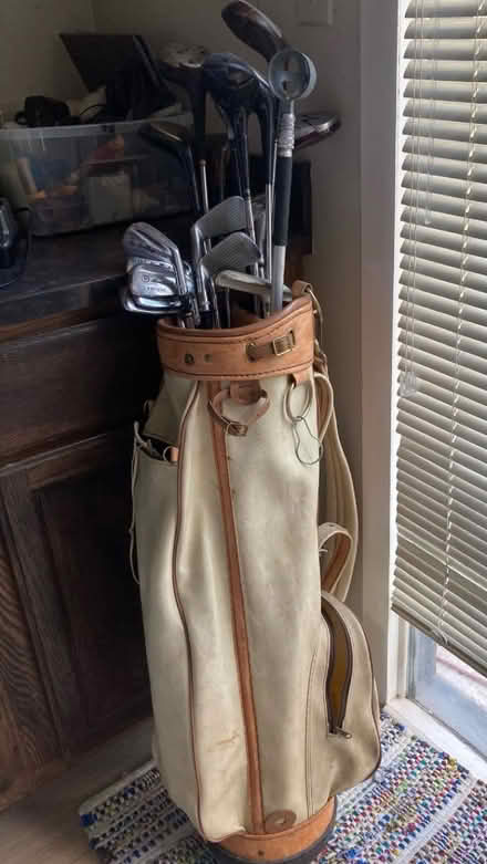 Photo of free Vintage golf clubs/bag (Maple and drake area) #1