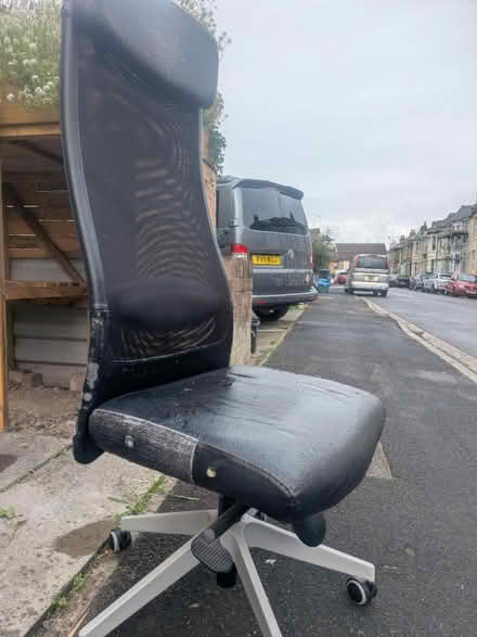 Photo of free Good quality black office chair (BS59AL) #3