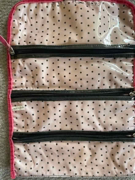 Photo of free Ladies Wash bag (De Parys MK40) #1
