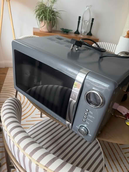 Photo of free Microwave, toaster and kettle (NW3 2DT) #1