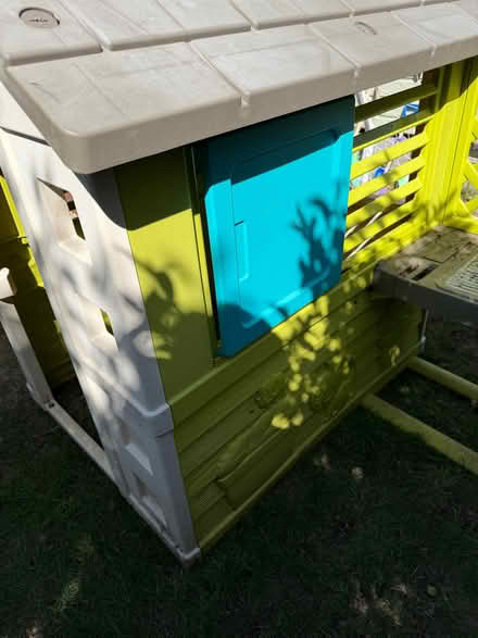 Photo of free Smoby playhouse - outdoor (Buckhurst Hill IG9) #1