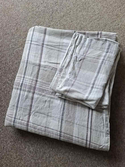 Photo of free King/SuperKing Size Duvet Cover / 2 Matching Pillow Slips (Panshanger AL7) #1