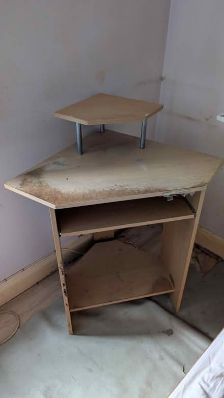 Photo of free Corner desk (Plaistow E13) #2