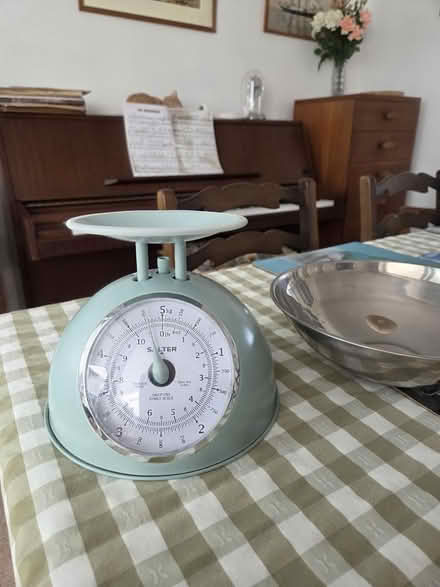 Photo of free Weighing scales (Bedford MK41) #2
