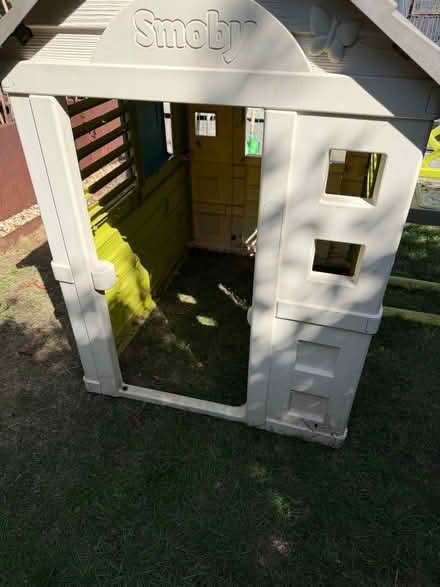 Photo of free Smoby playhouse - outdoor (Buckhurst Hill IG9) #2