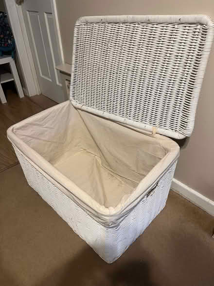 Photo of free Large White wicker basket lined in cotton (Springvale SO23) #2