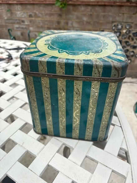 Photo of free 2x Pretty metal container (Northchurch HP4) #1