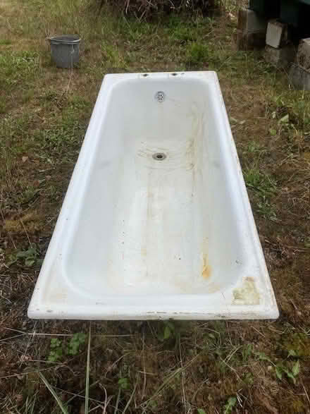Photo of free Bath: enamel, cast iron (Dolau LD1) #2