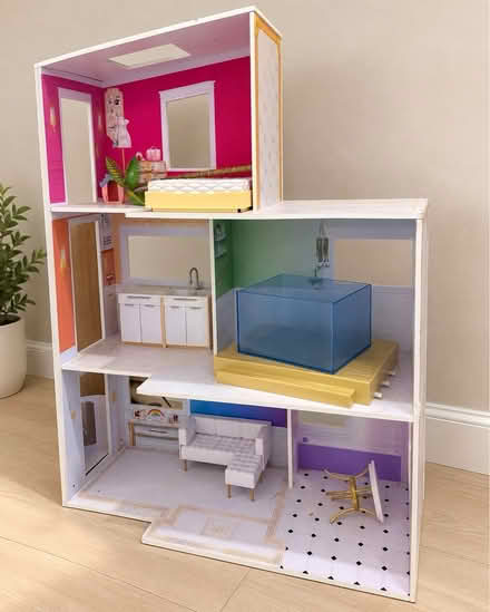 Photo of free Dolls house (Sydenham SE26) #1