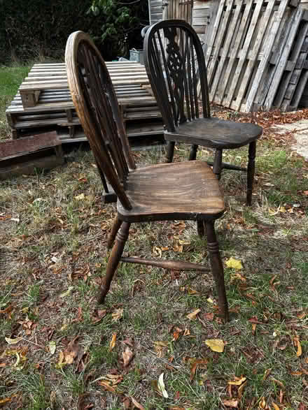 Photo of free 3 x wheelback Windsor chairs (Wootton OX20) #4