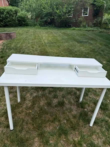 Photo of free White desk (Jefferson Heights) #2