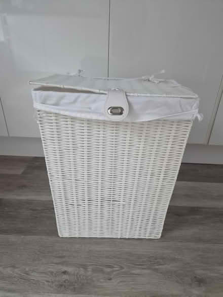 Photo of free Washing/laundry hamper (Finsbury Park N4) #1