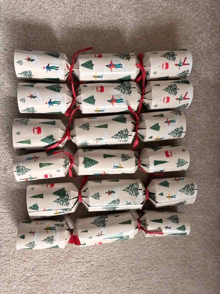 Photo of free 6 x brand new Christmas crackers (Hollingbury, BN1) #1