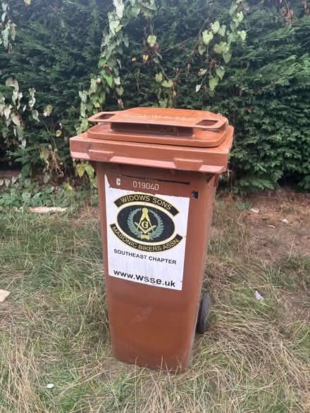 Photo of free Brown Bin. (Fleetville AL4) #1