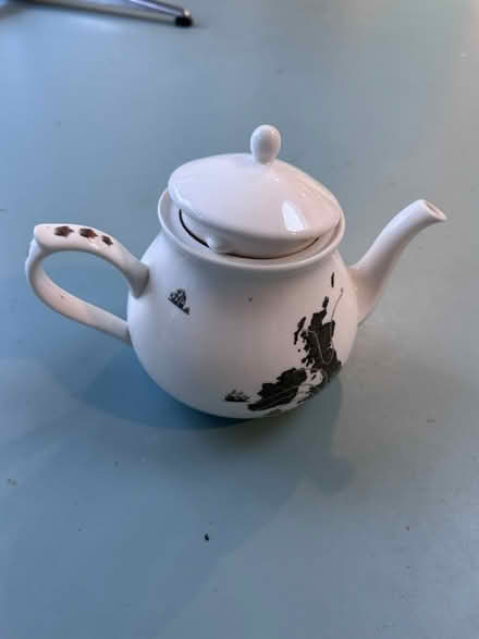 Photo of free Ali miller teapot no lid (CB4 Arbury) #1