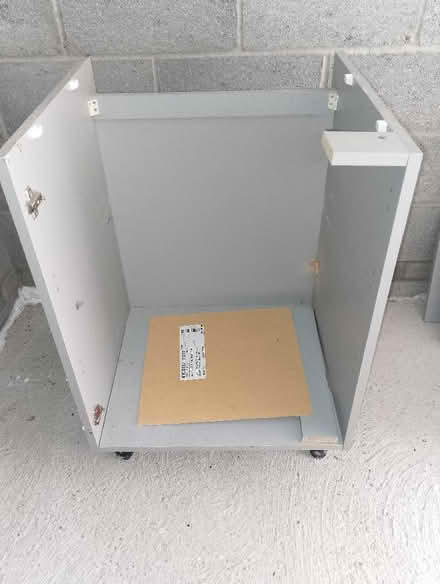 Photo of free Various kitchen cabinet bits'n'pieces (Halstead CO9) #1