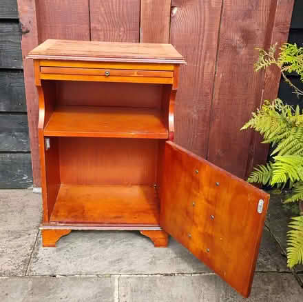 Photo of free Hall / Telephone table (Howey LD1) #4