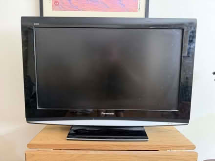 Photo of free Flat Screen Panasonic TV - 32" Inch (Canonbury N1) #1