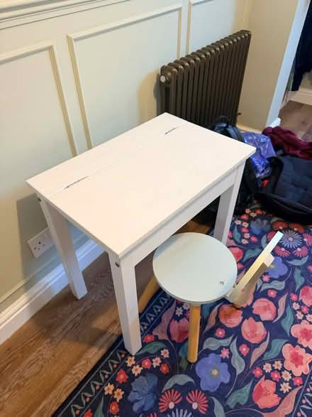 Photo of free Child’s desk and chair (Tolworth KT5) #1