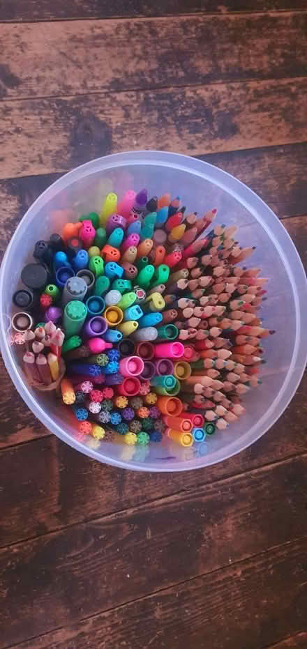 Photo of free Tub of feltips/pencils (TN35 Ore) #2