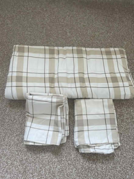 Photo of free Beige check bedding set (Appleton WA4) #1