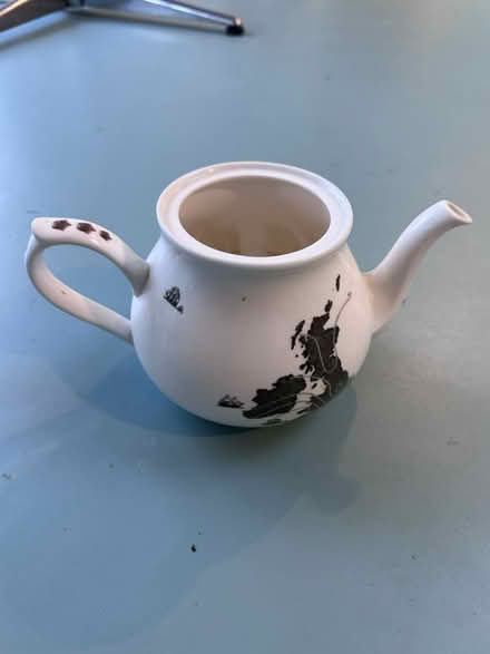Photo of free Ali miller teapot no lid (CB4 Arbury) #2