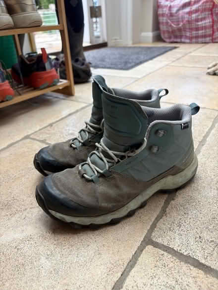 Photo of free Women’s decathlon hiking boots 6.5 (Pentre SY4) #2