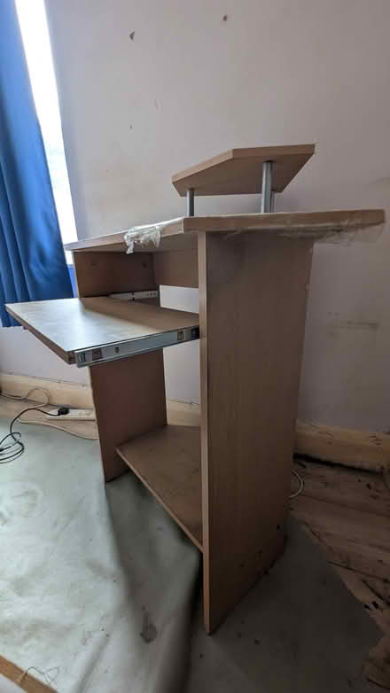 Photo of free Corner desk (Plaistow E13) #1