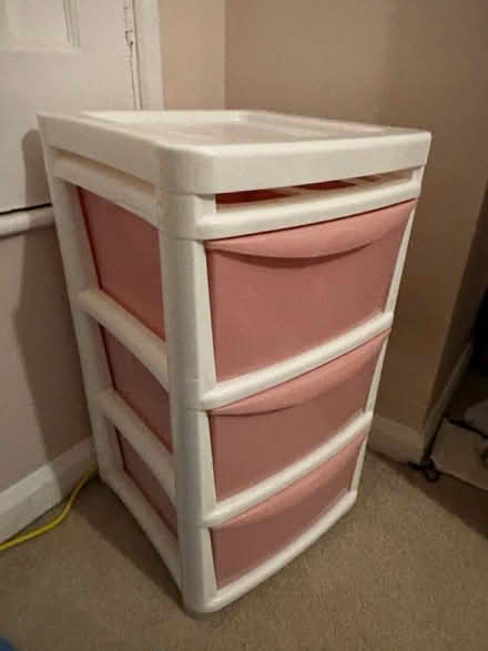 Photo of free Pink and white drawers (Arborfield RG2) #2