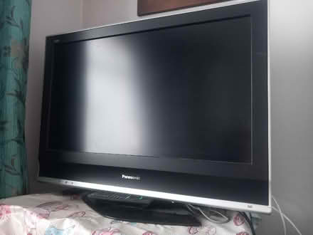 Photo of free 32" Panasonic TV (Longbridge B31) #1