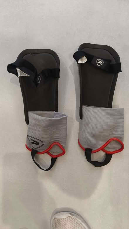 Photo of free Football Shinpads with ankle protection (Green Street Green TN14) #2