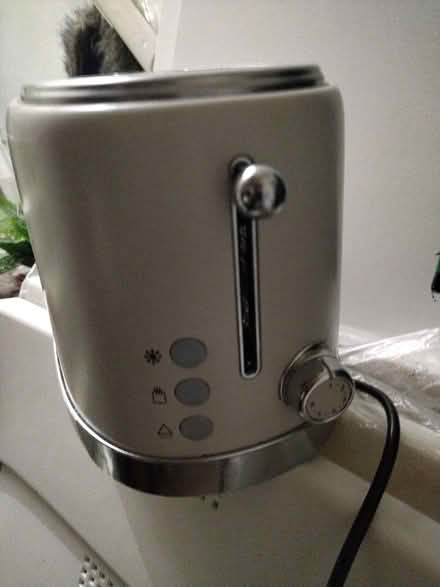 Photo of free 2 slice toaster (Croydon CR0) #2