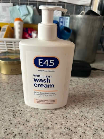 Photo of free E45 emollient wash cream (Sutton Courtenay OX14) #1