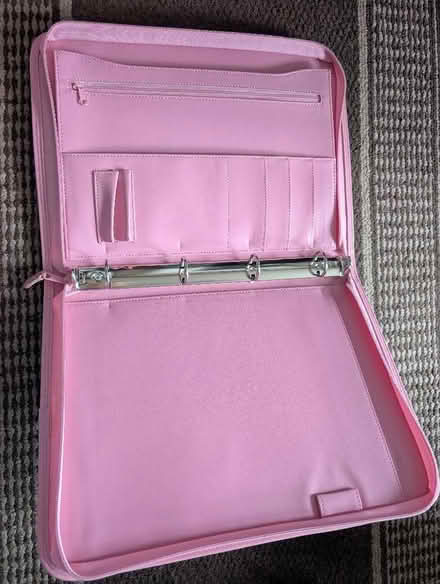 Photo of free Pink A4 project folder (Bedfont TW14) #2