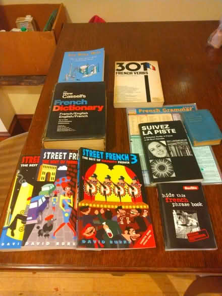 Photo of free French language learning items (Hill East DC) #1