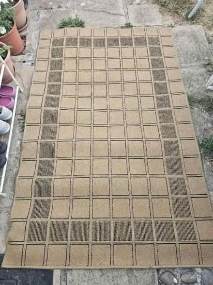 Photo of free Rug (Bedwell SG1) #1