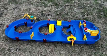 Photo of free Children's water play toy (Hitchin SG4) #1