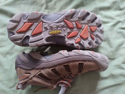 Photo of free KEEN Trainers Ladies size UK 7.5 EU 40.5 (Kingston Bagpuize OX13) #1